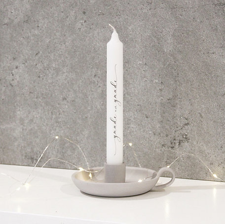 2 Stabkerzen "Gnade um Gnade" weiss - Denn aus seiner Fülle haben wir empfangen und zwar Gnade um...