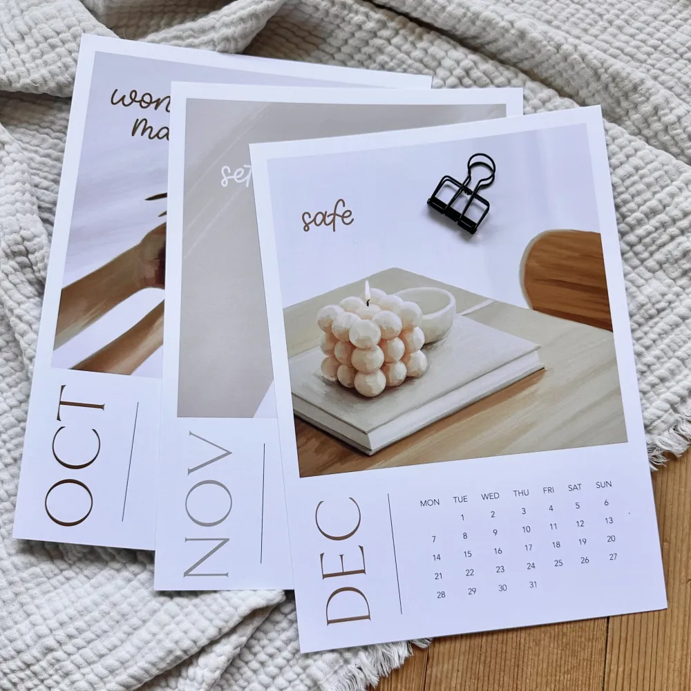 Wandkalender YOU ARE - mit stylischer Klammer zum Aufhängen