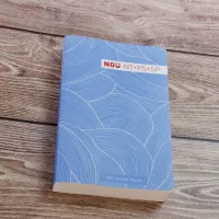 NGÜ Neues Testament mit Psalmen und Sprüche - Broschiert Design-Edition